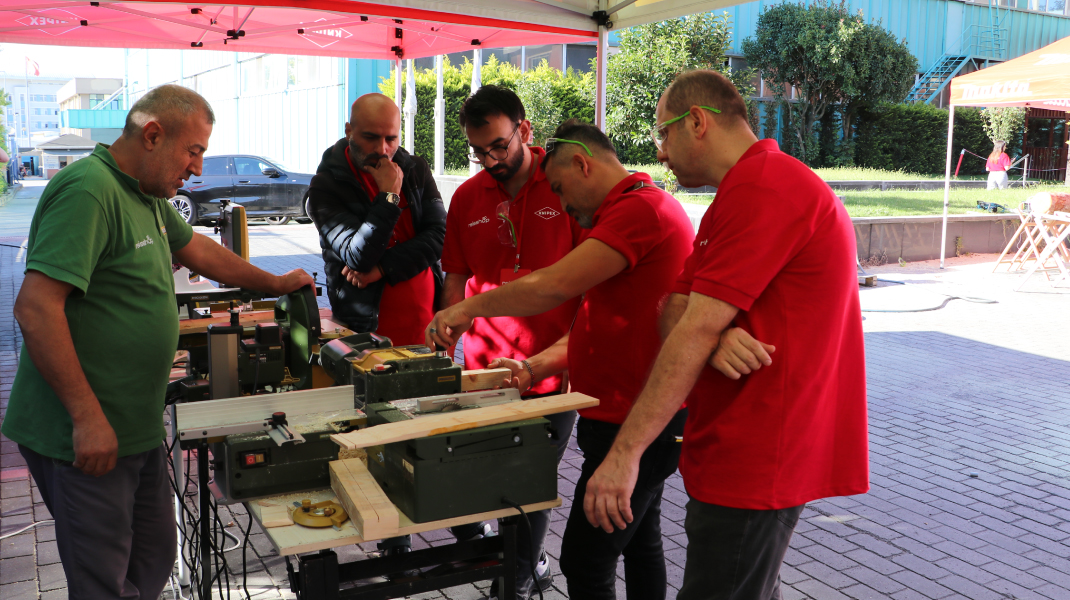 Reis Shop Bayileri Demo Eğitimlerinde Buluştu