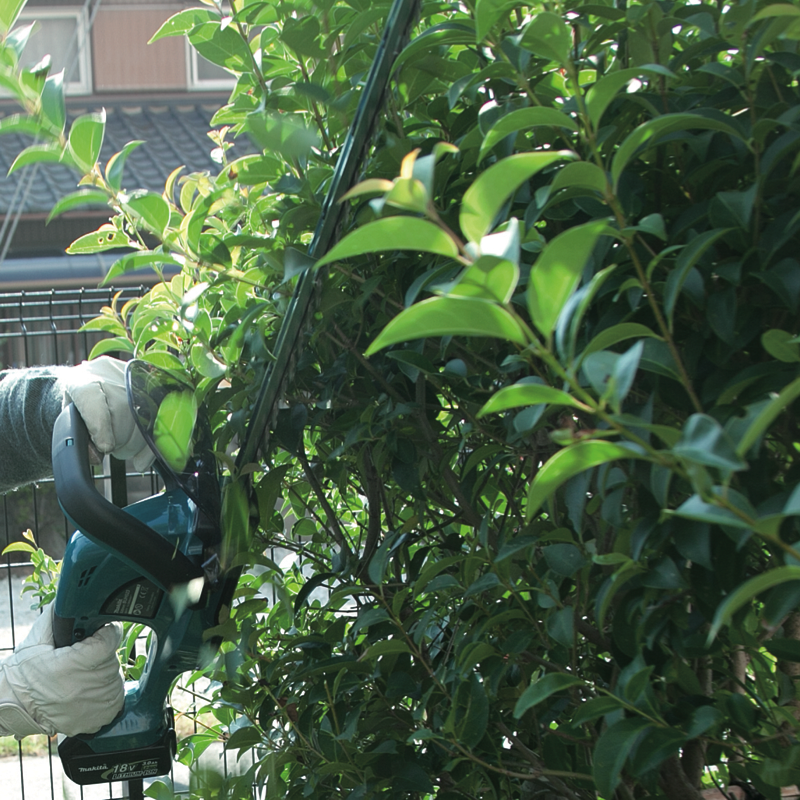 AKÜLÜ ÇİT BUDAMA MAKİNASI 18V