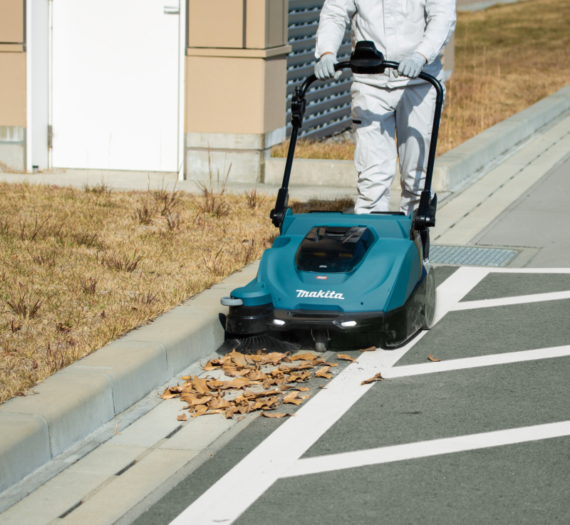 Akülü Süpürme Aracı