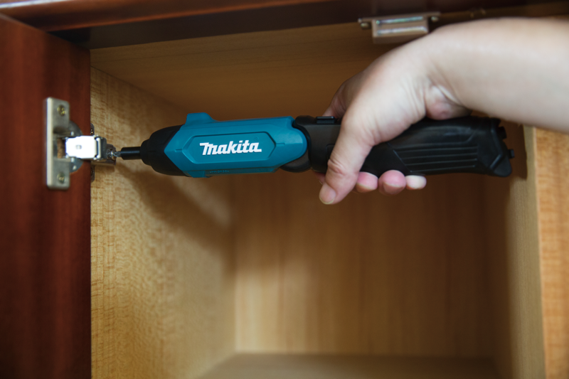 AKSESUAR SETLİ VİDALAMA 3.6V