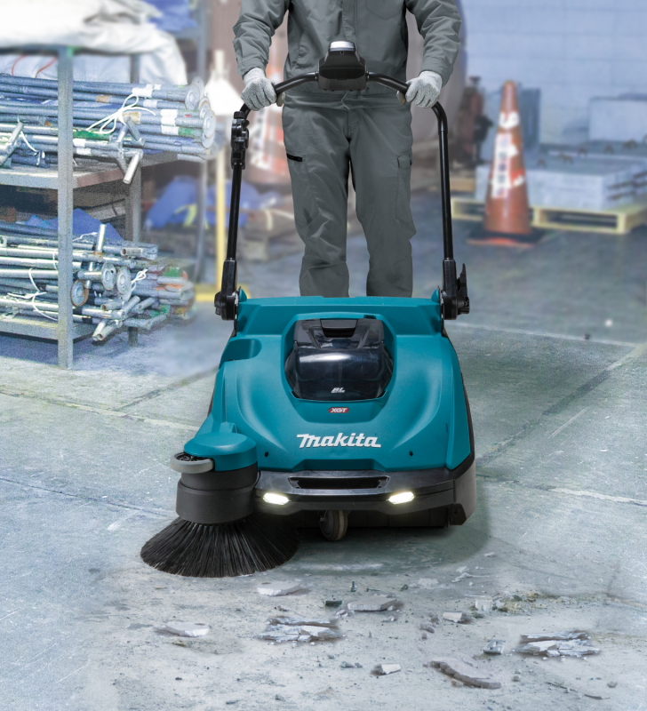 Akülü Süpürme Aracı