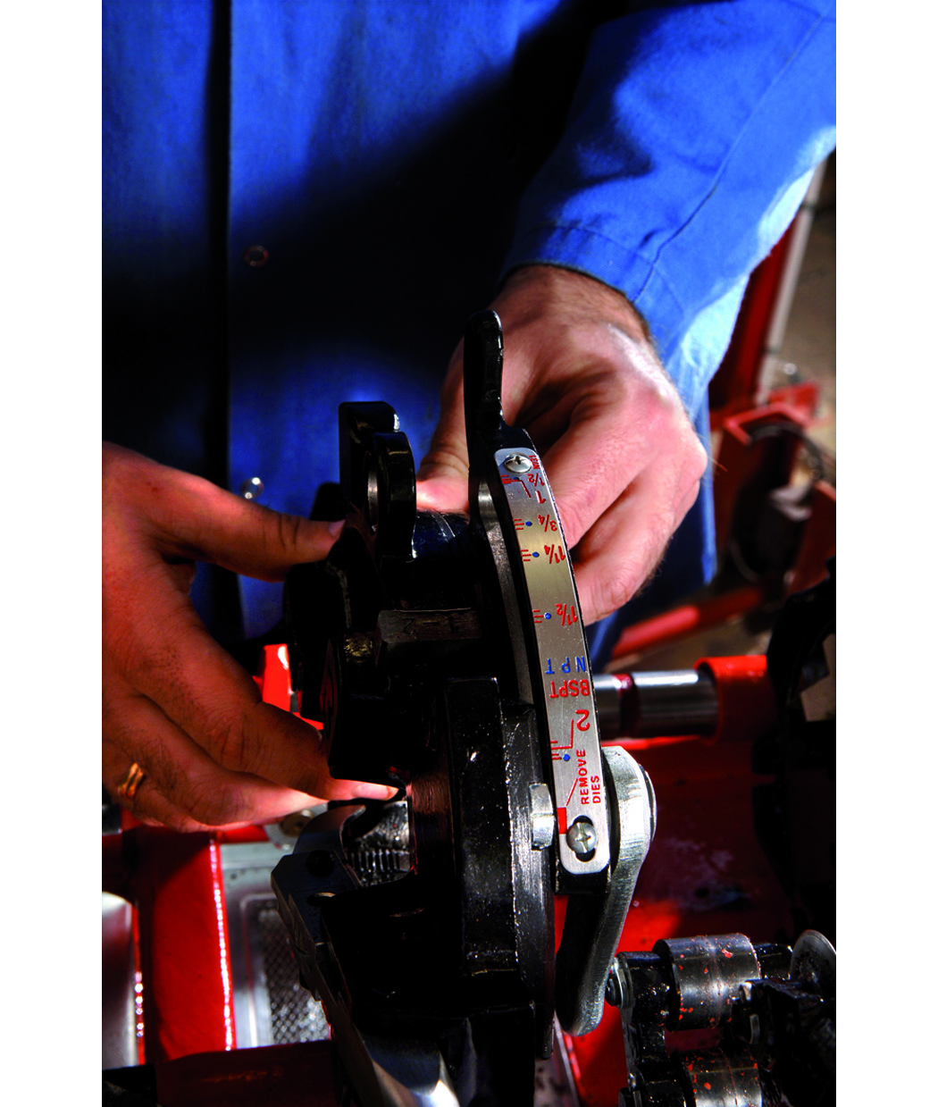 ELEKTRİKLİ TEZGAH TİPİ PAFTA MAKİNASI 1/2" - 2"