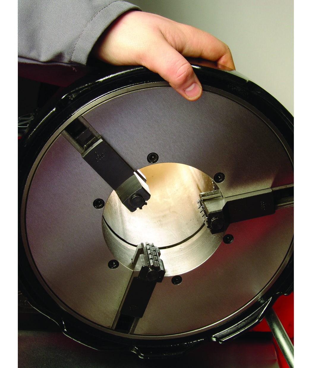 ELEKTRİKLİ TEZGAH TİPİ PAFTA MAKİNASI 1/2" - 4"